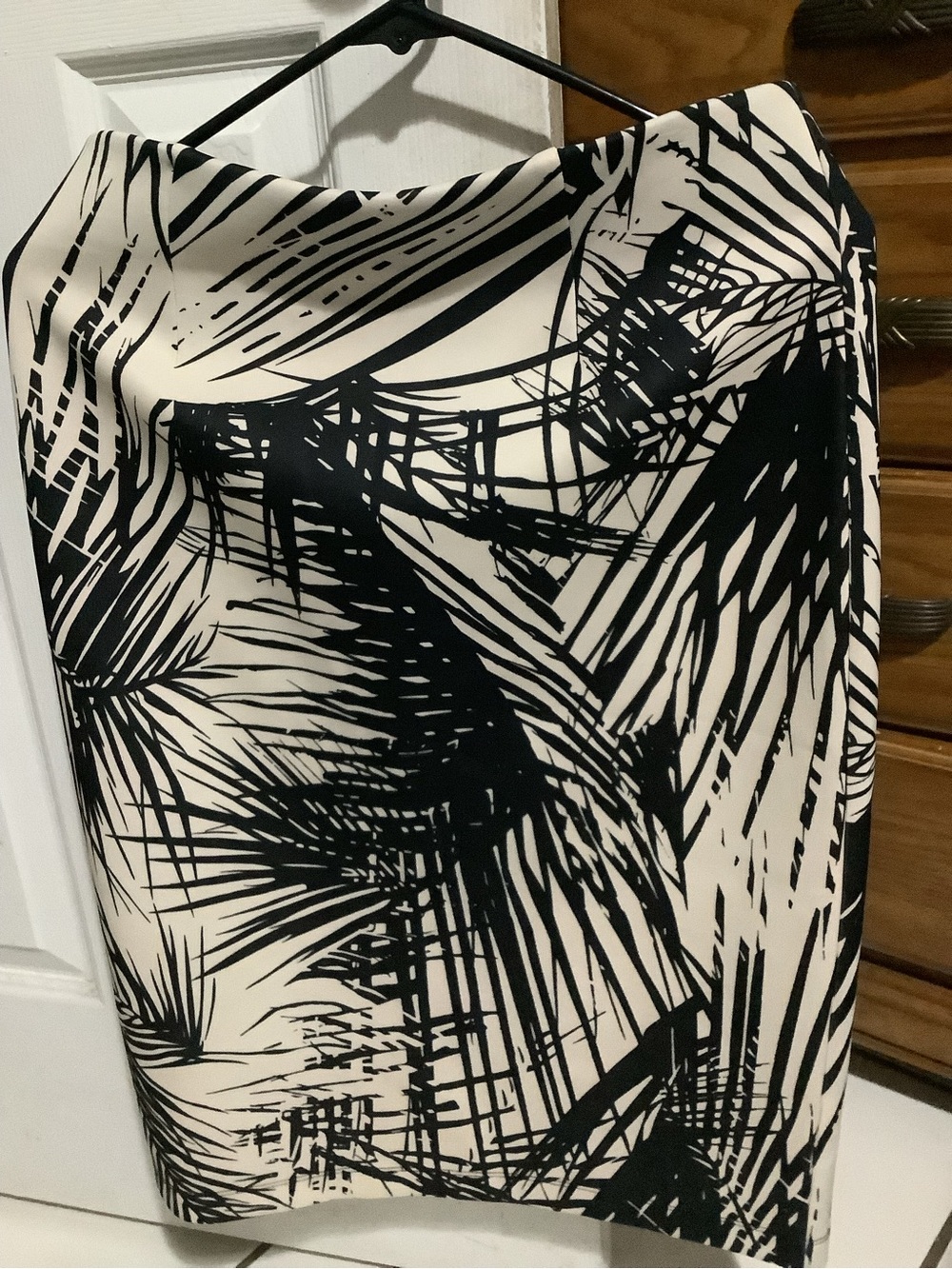 dressbarn Black and Cream Palm-Print Pencil Skirt